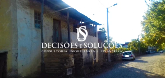 Moradia T4 para Venda em Baçal