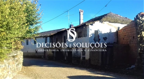 Moradia T4 para Venda em Baçal