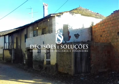 Moradia T4 para Venda em Baçal