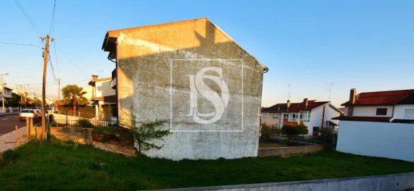 Terreno para Venda em Sé, Santa Maria e Meixedo