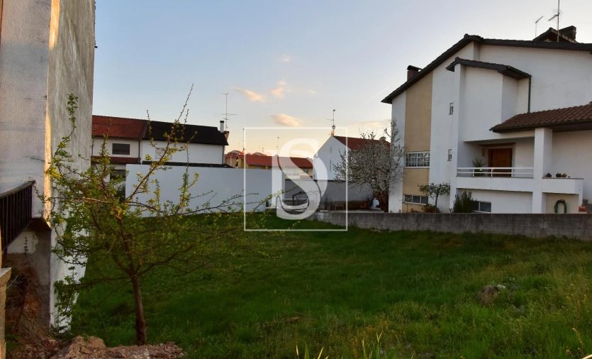Terreno para Venda em Sé, Santa Maria e Meixedo Foto 3