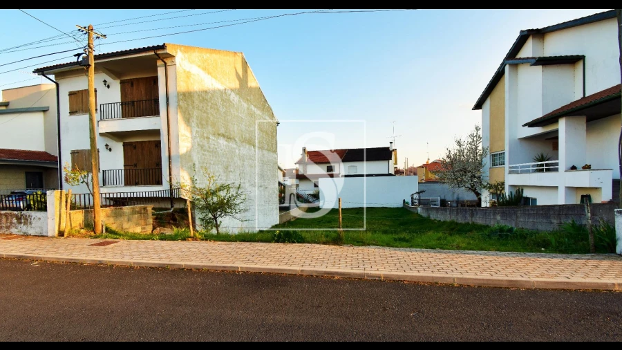 Terreno para Venda em Sé, Santa Maria e Meixedo