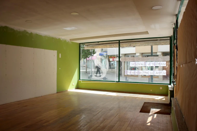 Loja para Venda em Sé, Santa Maria e Meixedo Foto 5