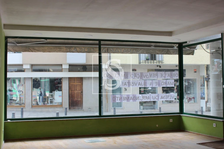 Loja para Venda em Sé, Santa Maria e Meixedo Foto 7