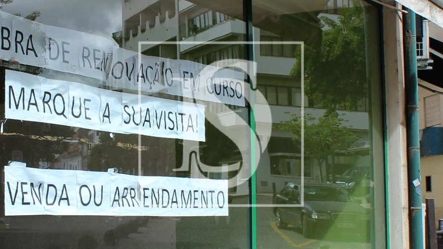 Loja para Venda em Sé, Santa Maria e Meixedo