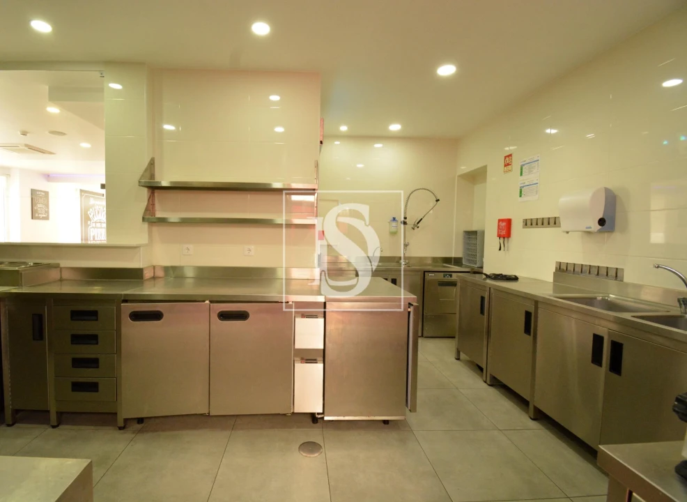 Negócio para Venda em Sé, Santa Maria e Meixedo Foto 7