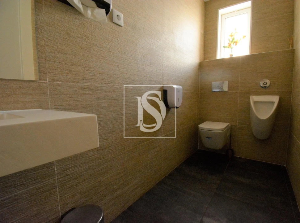 Negócio para Venda em Sé, Santa Maria e Meixedo Foto 13