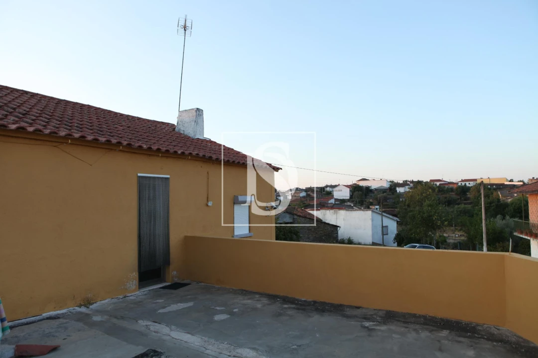 Moradia T2 para Venda em Outeiro Foto 12