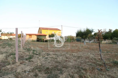 Moradia T2 para Venda em Outeiro