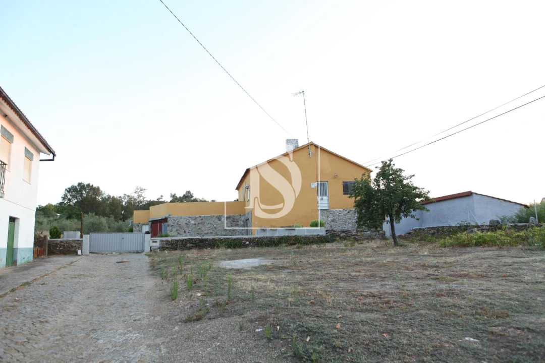 Moradia T2 para Venda em Outeiro Foto 10
