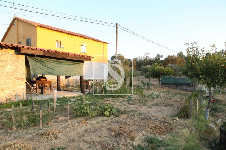 Moradia T2 para Venda em Outeiro Foto 20