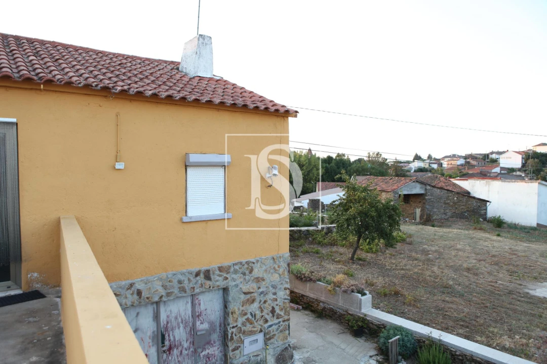 Moradia T2 para Venda em Outeiro Foto 13