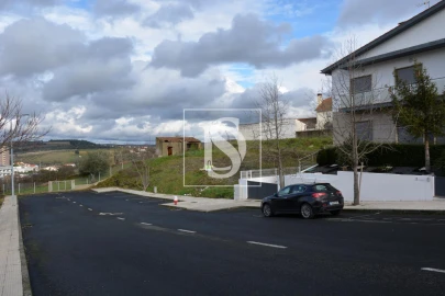 Terreno para Venda em Sé, Santa Maria e Meixedo