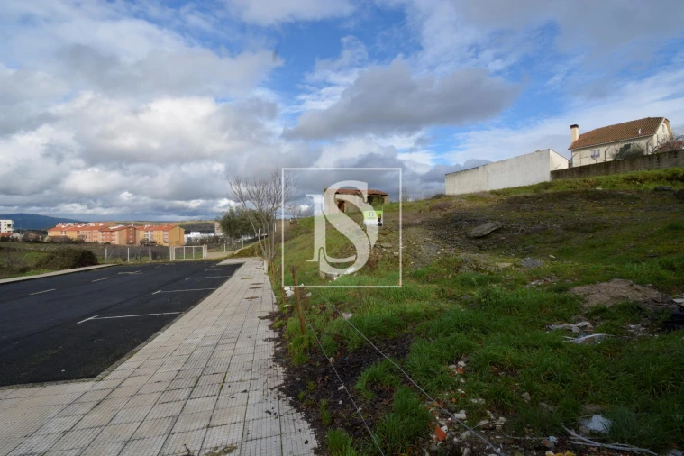 Terreno para Venda em Sé, Santa Maria e Meixedo Foto 5