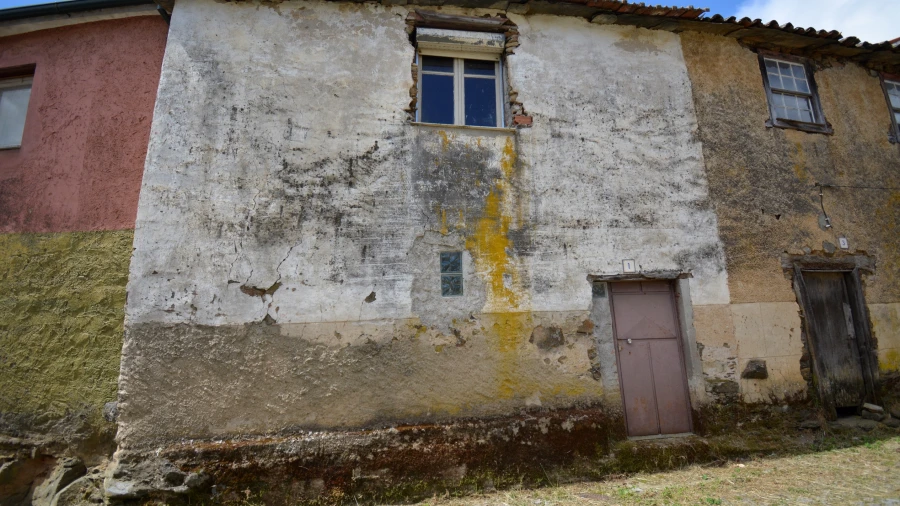 Moradia T2 para Venda em São Pedro de Serracenos
