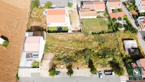Terreno para Venda em Sé, Santa Maria e Meixedo