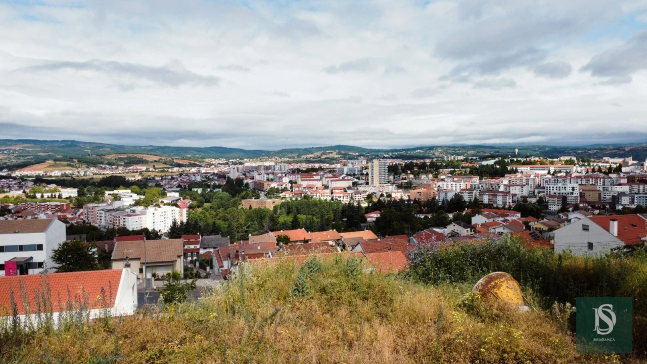 Terreno para Venda em Sé, Santa Maria e Meixedo Foto 4