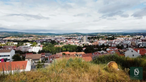 Terreno para Venda em Sé, Santa Maria e Meixedo
