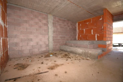 Prédio para Venda em Sé, Santa Maria e Meixedo