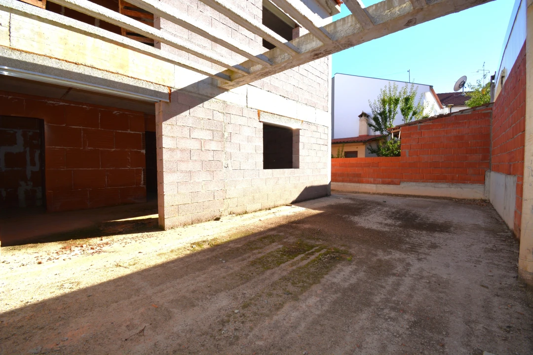 Prédio para Venda em Sé, Santa Maria e Meixedo Foto 8