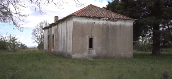 Moradia T0 para Venda em Ifanes e Paradela