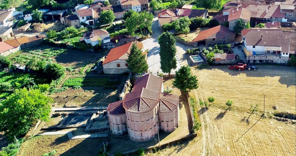 Terreno para Venda em Castro de Avelãs Foto 9