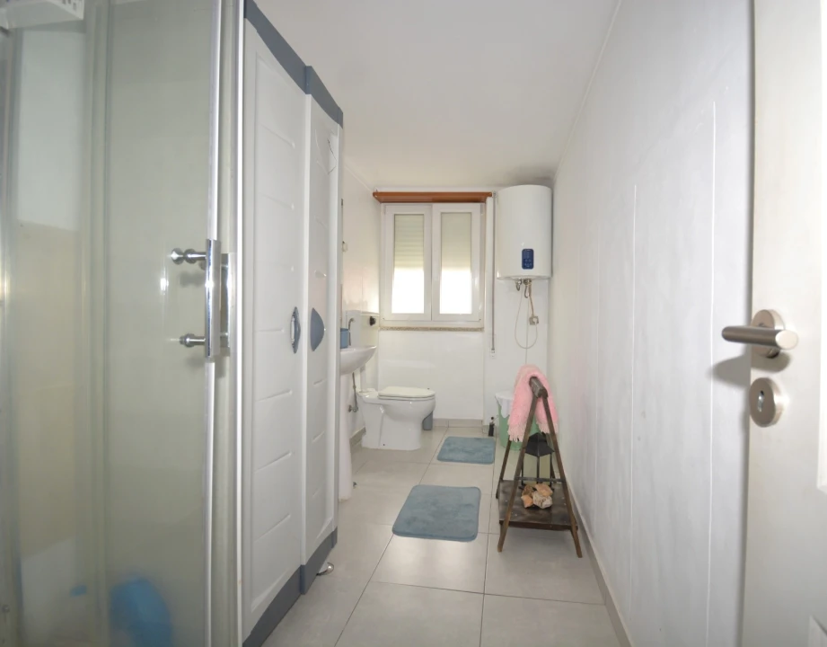 Prédio para Venda em Sé, Santa Maria e Meixedo Foto 6