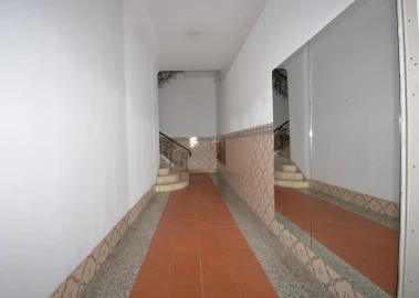 Prédio para Venda em Sé, Santa Maria e Meixedo