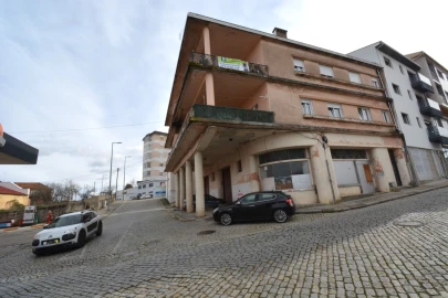 Prédio para Venda em Sé, Santa Maria e Meixedo