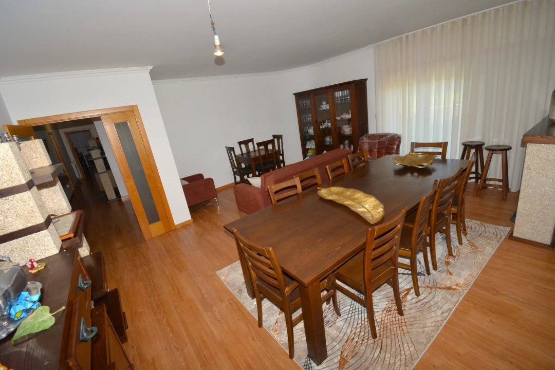 Moradia T5 para Venda em Rebordãos Foto 16