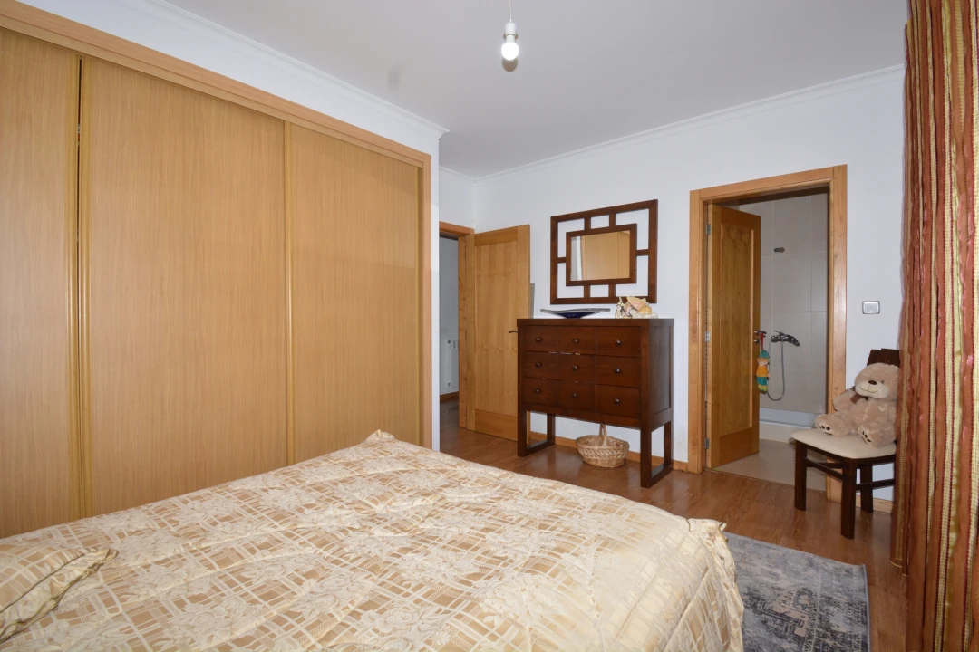 Moradia T5 para Venda em Rebordãos Foto 22