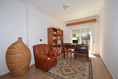 Moradia T5 para Venda em Rebordãos