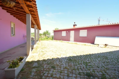 Moradia T5 para Venda em Rebordãos