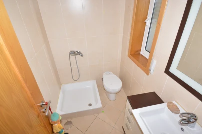 Moradia T5 para Venda em Rebordãos