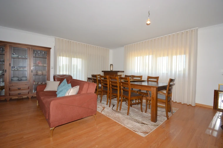 Moradia T5 para Venda em Rebordãos Foto 11