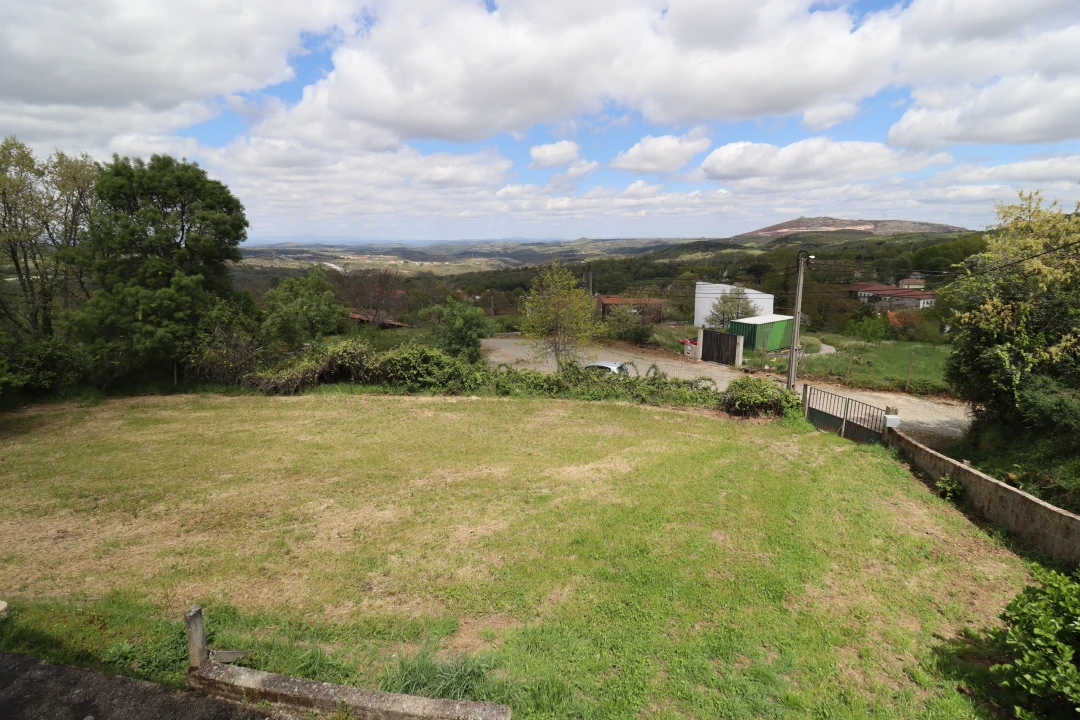 Moradia T3 para Venda em Santa Comba de Rossas Foto 9