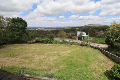Moradia T3 para Venda em Santa Comba de Rossas