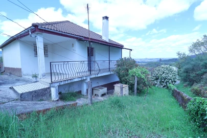 Moradia T3 para Venda em Santa Comba de Rossas