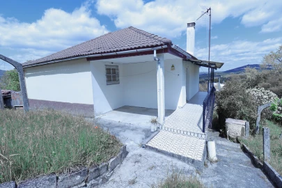 Moradia T3 para Venda em Santa Comba de Rossas