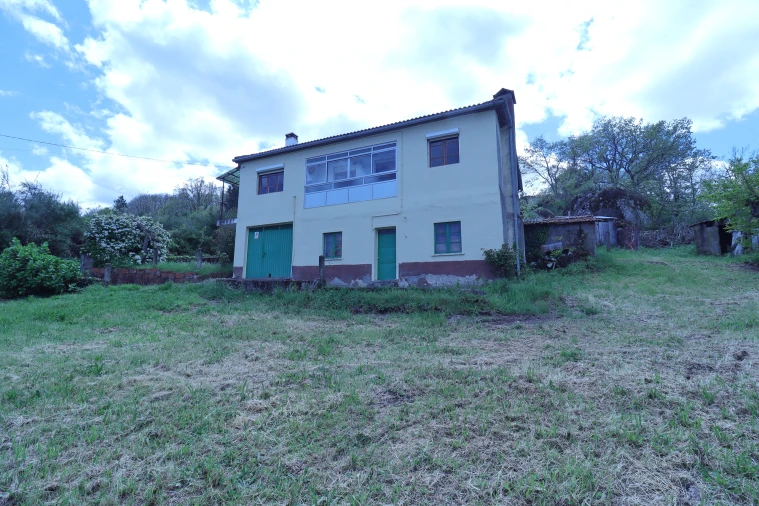 Moradia T3 para Venda em Santa Comba de Rossas Foto 27