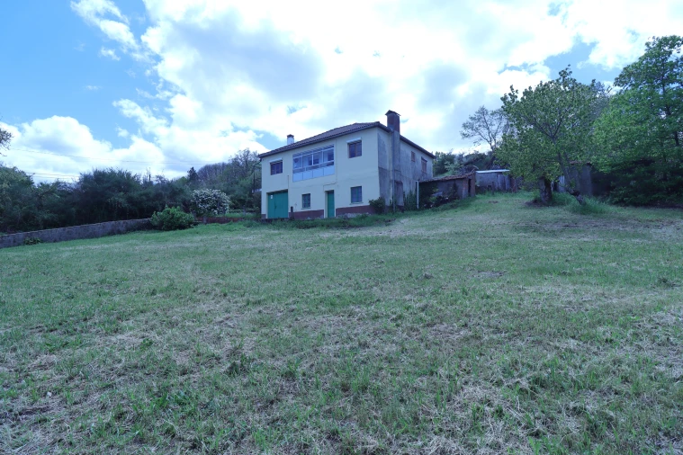 Moradia T3 para Venda em Santa Comba de Rossas Foto 30