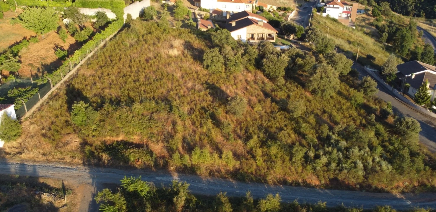 Terreno para Venda em Sé, Santa Maria e Meixedo Foto 6