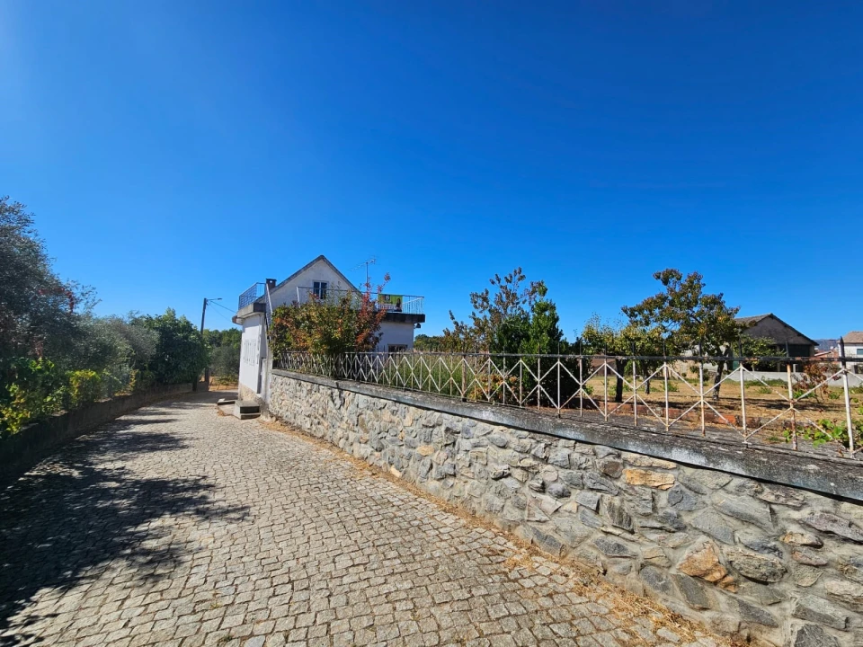 Moradia T3 para Venda em Parada e Faílde Foto 6