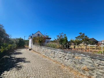 Moradia T3 para Venda em Parada e Faílde