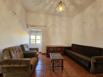 Moradia T3 para Venda em Parada e Faílde