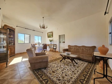 Moradia T3 para Venda em Parada e Faílde