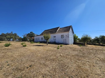 Moradia T3 para Venda em Parada e Faílde