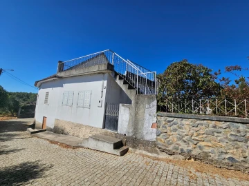 Moradia T3 para Venda em Parada e Faílde