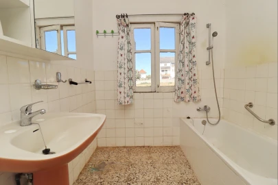 Moradia T3 para Venda em Parada e Faílde