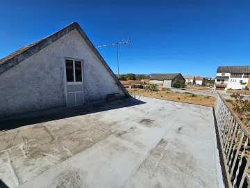 Moradia T3 para Venda em Parada e Faílde